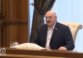 Лукашенко Мирзиёевга: «Мамлакат сирпаниб кетмаслиги учун ўзингиз ингичка муз устидан юряпсиз» фото