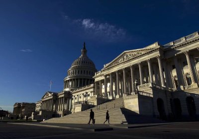 АҚШ конгрессменлари Украинага алоҳида ёрдам пакетини кўриб чиқади фото