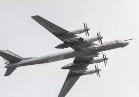 Иккита Ту-95М стратегик ракета ташувчисининг Беринг