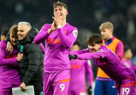 Англиянинг «Вулверхэмптон» клуби бош мураббийлик