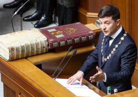 Ukraina prezidenti Vladimir Zelenskiy amaldorlarni