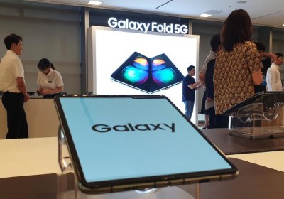 Samsung’ning ilk buklama smartfoni qanchalik chidamli va uning narxi qancha? фото
