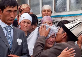 Қирғизистон парламенти вояга етмаганлар никоҳ ёшига