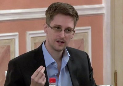 Сноуден: Агар Россия разведкаси билан ҳамкорликка рози бўлганимда, саройда яшаётган бўлардим фото