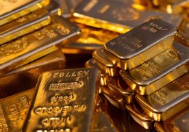 The price of gold in the world has broken a historical record фото