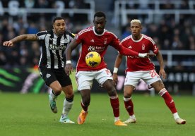 Premier League drama: Newcastle edges past Forest 4-3 фото