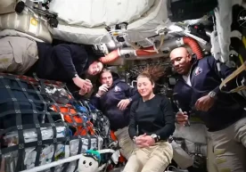 Das Raumschiff Orion mit vier erfahrenen Astronauten an