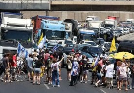Исроилда юз минглаб одамлар кўчаларга чиқиб, Ғазо урушини