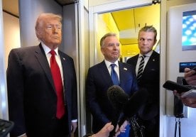 АҚШ президенти Дональд Трамп Air Force One самолётида