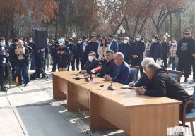 Jahongir Ortiqxo‘jayev hamkasblarini «sotib qo‘ydi» фото