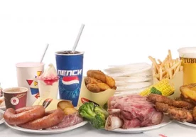 Ўзбеклар иссиқ чой, кўмирда пиширилган кабоб каби