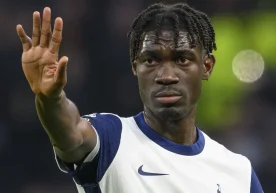 Лондоннинг "Тоттенҳэм" клуби ярим ҳимоячиси Ив