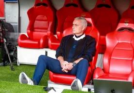 In the Champions League, Benfica defeated Napoli with a