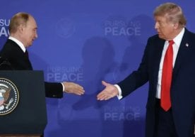АҚШ раҳбари Доналд Трамп ва Россия президенти Владимир