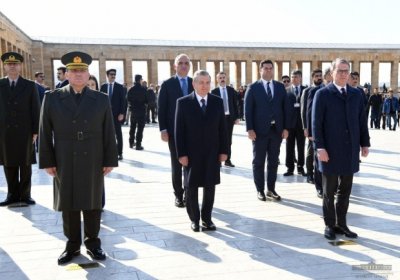 Shavkat Mirziyoyev Turkiyaga tashrifini Otaturk qabrini ziyorat qilishdan boshladi фото