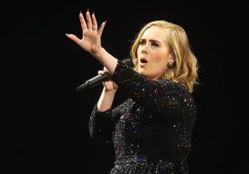 Британиялик қўшиқчи Адель Billboard Music Awards мусиқий