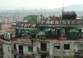 Испанияда ноқонуний равишда уйларни эгаллаш — яъни