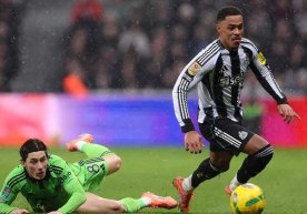 "Ньюкасл" Англия Лига Кубоги чорак финалида