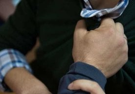 Тошкентда ўқувчи ўз ўқитувчисини калтаклади фото