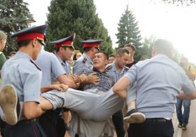 Қозоғистон полицияси 6 июль куни Олмаотадаги намойишларда