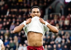 Лондоннинг Арсенал клуби ўнг қанот ҳимоячиси Юррйен Тимбер