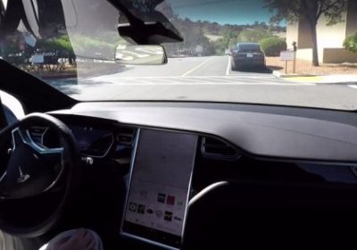 “Тесла”нинг тўла автоном автомобили мустақил ҳаракатланаётгани видеоси намойиш этилди фото