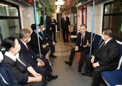 Prezident Toshkent metrosining Yunusobod yo‘nalishidagi yangi qurib bitkazilgan bekatlarini borib ko‘rdi (foto) фото