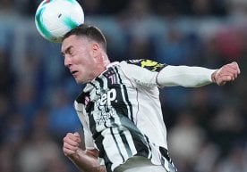 “Ювентус” бош директори Дамиен Комолли ҳужумчи Душан