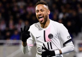 Жаҳон футболи юлдузлари бирин-кетин Европани тарк этмоқда.