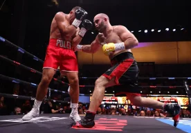 Россиялик боксчи Мурат Гассиев супероғир вазн тоифасида