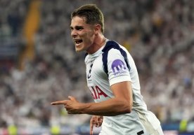 "Тоттенҳэм" ҳимоячиси Микки ван де Вен Лондон