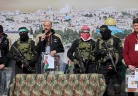 Hamas released 3 hostages in exchange for 369 Palestinians фото