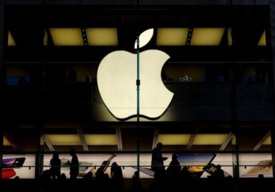 Apple egiluvchan displeyga ega uch marta buklanuvchi iPhone uchun patent oldi фото