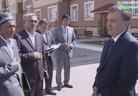 Shavkat Mirziyoyev Toshrabot mahallasiga tashrif buyurdi фото