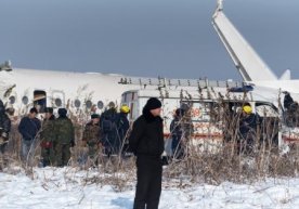 Интернетда Олмаотада Fokker 100 йўловчи самолётининг