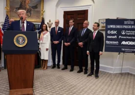 АҚШ президенти Доналд Трамп ва тўққизта йирик дори ишлаб