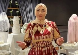 Die usbekische Schauspielerin Rayhon Ulasenova erfreute