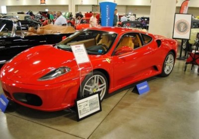 Donald Trampning sobiq shaxsiy Ferrari F430 avtomobili 270 ming dollarga sotildi фото