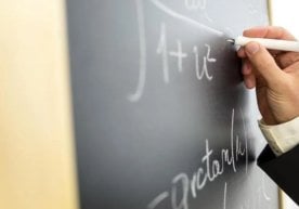 Ўзбекистонда мактаб директорлари, уларнинг ўринбосарлари