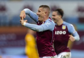 Астон Вилла бош мураббийи Унаи Эмери жамоа ярим ҳимоячиси