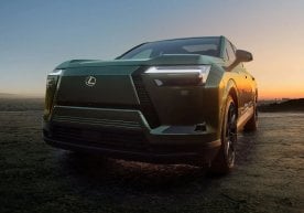 Lexus бренди ўз тарихида илк бор уч қаторли ўриндиқларга