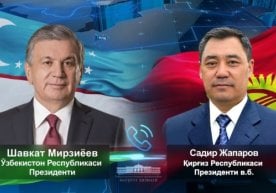 Shavkat Mirziyoyev va Sadir Japarov telefon orqali muloqot qildi фото