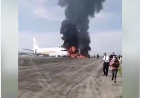 Xitoy aeroportida yo‘lovchilar o‘tirgan samolyot yonib ketdi, 40 kishi jabrlandi фото