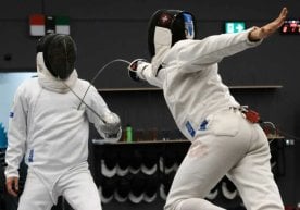 Ўзбекистонлик қиличбоз Аякоз Жумамуратова қиличбозлик