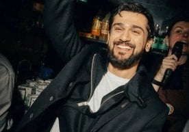 Таниқли озарбайжонлик хонанда Jony Умра сафарида экан.