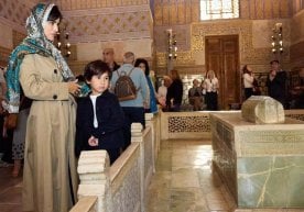 Самарқандда Амир Темур мақбараси, Улуғбек мадрасаси ҳамда