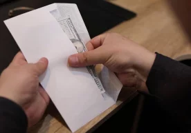 Бухоро шаҳридаги 3-сон поликлиника бош шифокори фуқарони