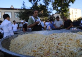 Yangiyo‘llik tadbirkor 52 ta qo‘yni qurbonlik qildi фото