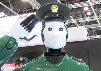 Дубайда робот-полициячилар қачондан иш бошлаши маълум фото