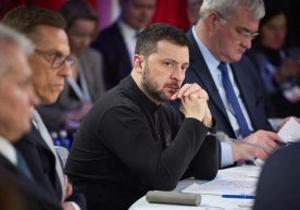 Zelenskyy spoke with Trump on the sidelines of the G7 summit фото